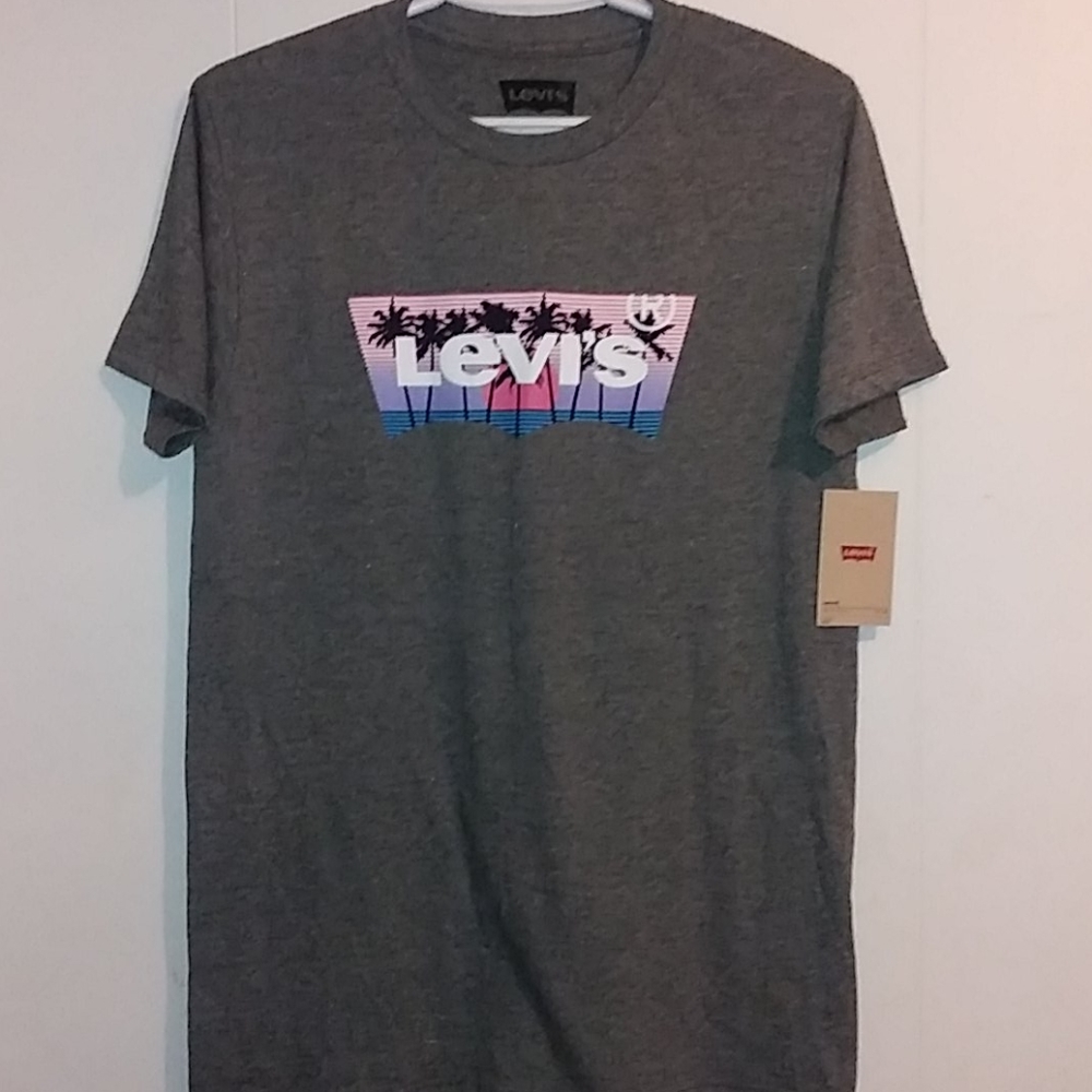 Levi's Small NWT Tee Shirt